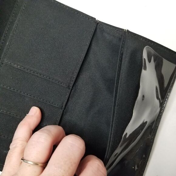 Fossil animal print wallet multiple pockets black interior - Picture 10 of 12